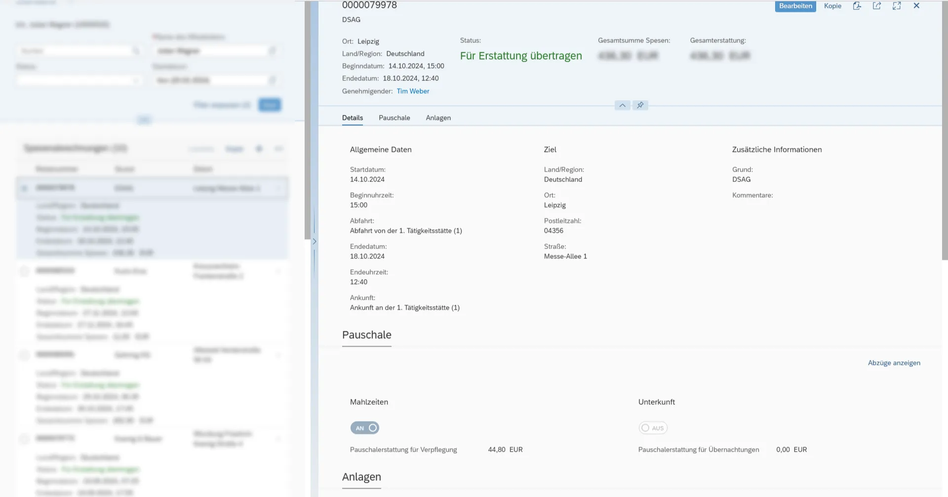 SAP HCM Oberfläche zur Reisekostenerfassung im Desktop-Format. Die angezeigte Reise führt vom 14.10.2024 bis zum 18.10.2024 nach Leipzig mit dem Grund „DSAG“. Die Ansicht zeigt Details wie Start- und Endzeit, Zieladresse (Messe-Allee 1, 04356 Leipzig), Pauschalerstattungen für Verpflegung (44,80 EUR) sowie den Status „Für Erstattung übertragen“. Weitere Registerkarten für Pauschale und Anlagen sind eingeblendet. Die linke Seite zeigt eine Übersicht weiterer Reisekostenanträge.