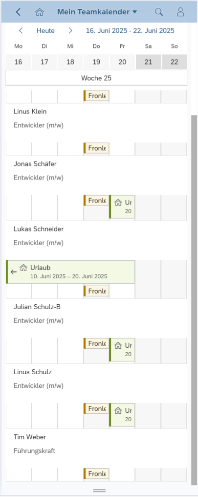 Mobile Ansicht des SAP HCM Teamkalenders für die Woche vom 16. bis 22. Juni 2025. Der Feiertag „Fronleichnam“ ist am 19. Juni markiert. Mehrere Mitarbeitende wie Lukas Schneider, Julian Schulz-B und Linus Schulz haben Urlaub am 20. Juni 2025 eingetragen. Oben befinden sich Navigations- und Filterfunktionen, darunter eine kompakte Kalender- und Mitarbeiterübersicht.